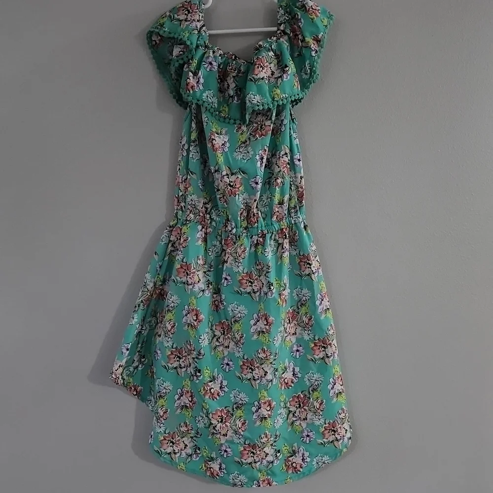 2 Rompers - Picture 3 of 7